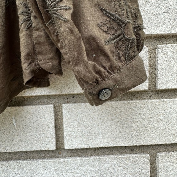 Madewell Embroidered Bubble Sleeve Blouse Top in Dark Olive - Picture 8 of 14